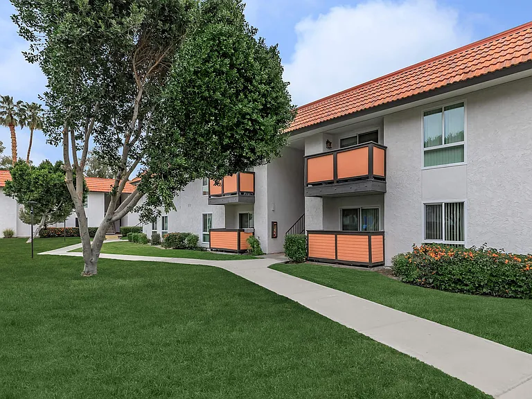 Pacific Palms — Photo 8