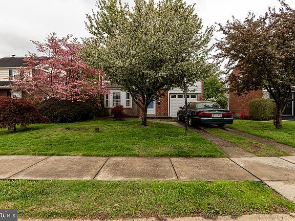 3rd image of 1414 Sunset Dr