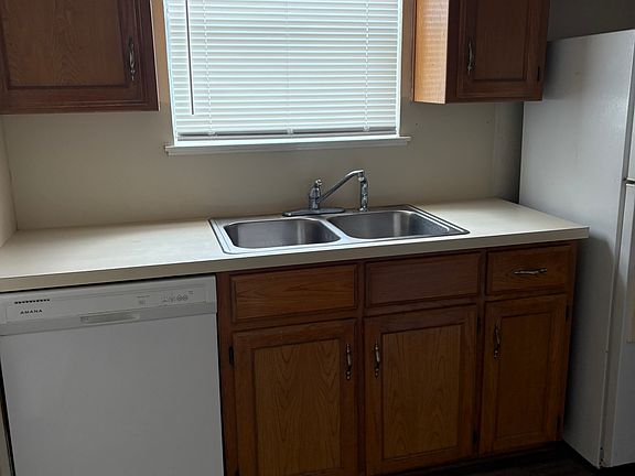 5th image of 124 Wishing Well Rd