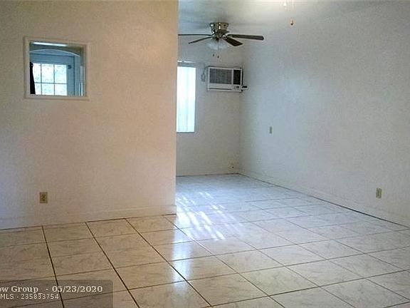 4th image of 702 SE 16th St