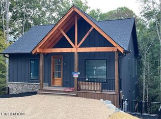 106 Fairway Cir, Townsend, TN 37882