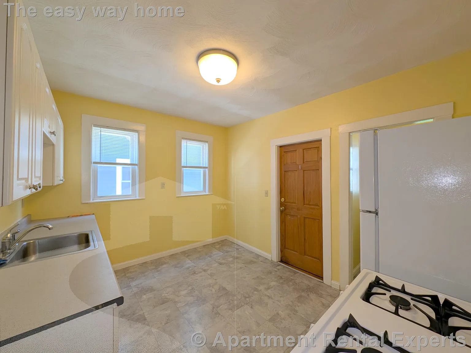 3 bed, 1100 sqft, $3,300 — Photo 2