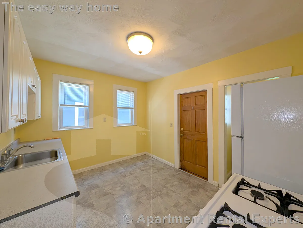 Building Photo - 79 Conwell Ave #2