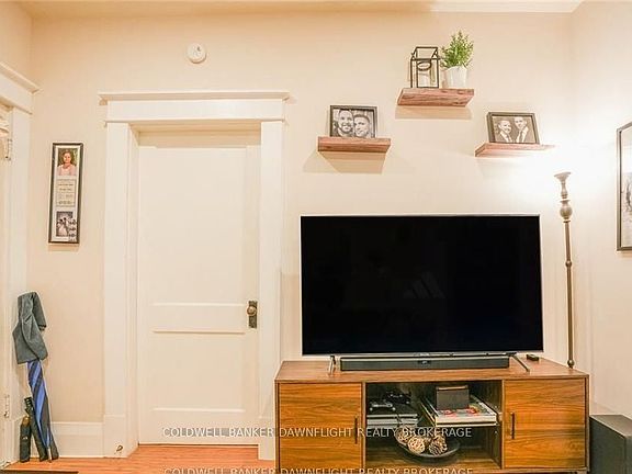 4th image of 33 Palace St