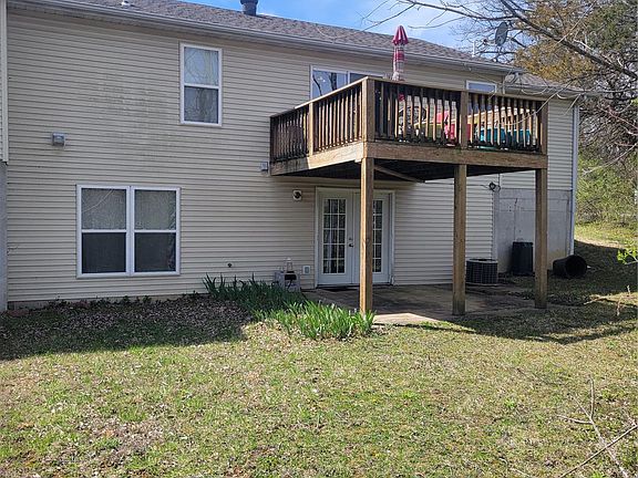 2nd image of 100 Grand Central Dr