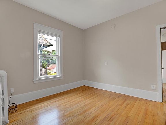 5th image of 1229 Dayton Ave