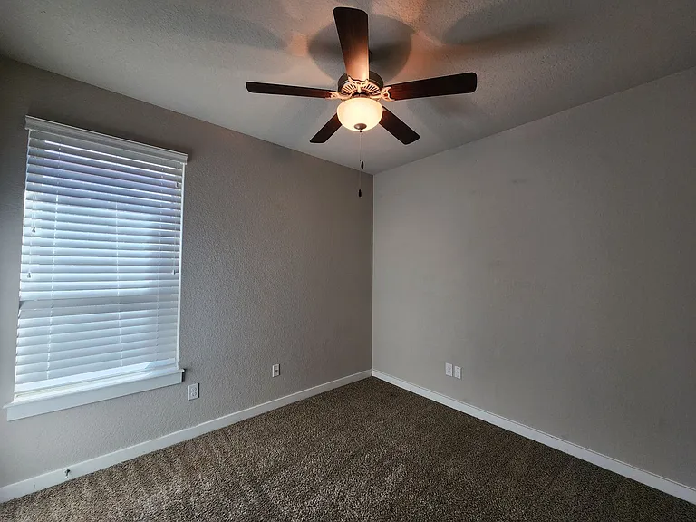 367 Creekside Curv — Photo 23