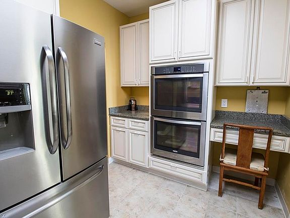 3rd image of 1 Lake Shore Blvd Suite 1510