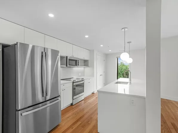 31 Parade St #403, Providence, RI 02909