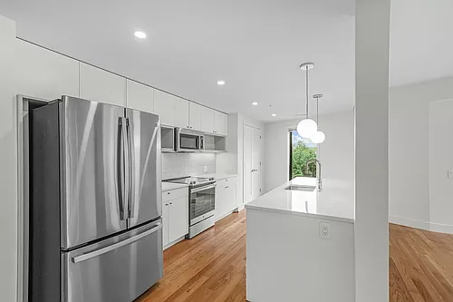31 Parade St Photo 1