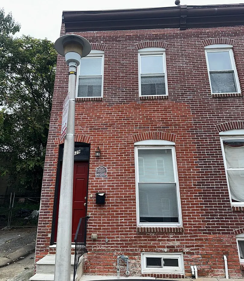 Beautifully Renovated Home! Corner House! Central Air! Available Now! — Photo 2
