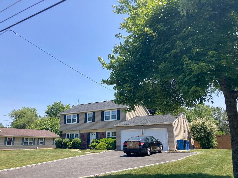 2nd image of 15 Sweetbriar Rd