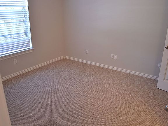 5th image of 117 1/2 W Linn St #2