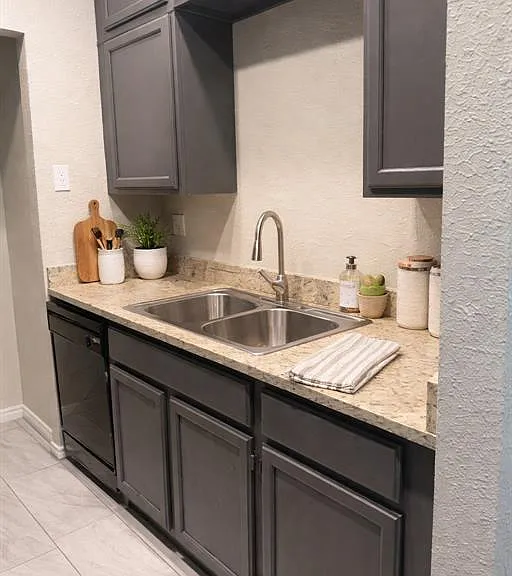 5620 Live Oak St #306 — Photo 6