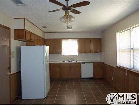 1st image of 905 Marilyn Dr