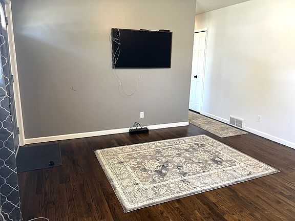 5th image of 2757 E 28th St