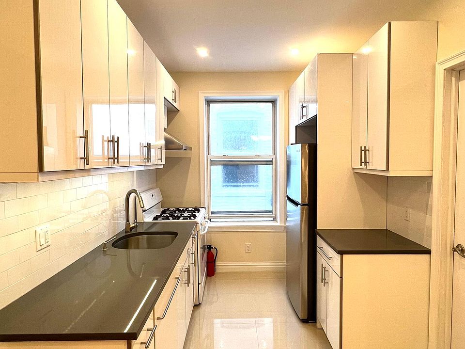 Kitchen with side window