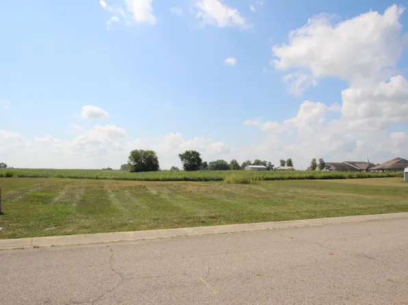 25 Chrysler Ave, Wabash, IN 46992