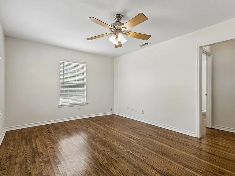 1516 Baxley St — Photo 3