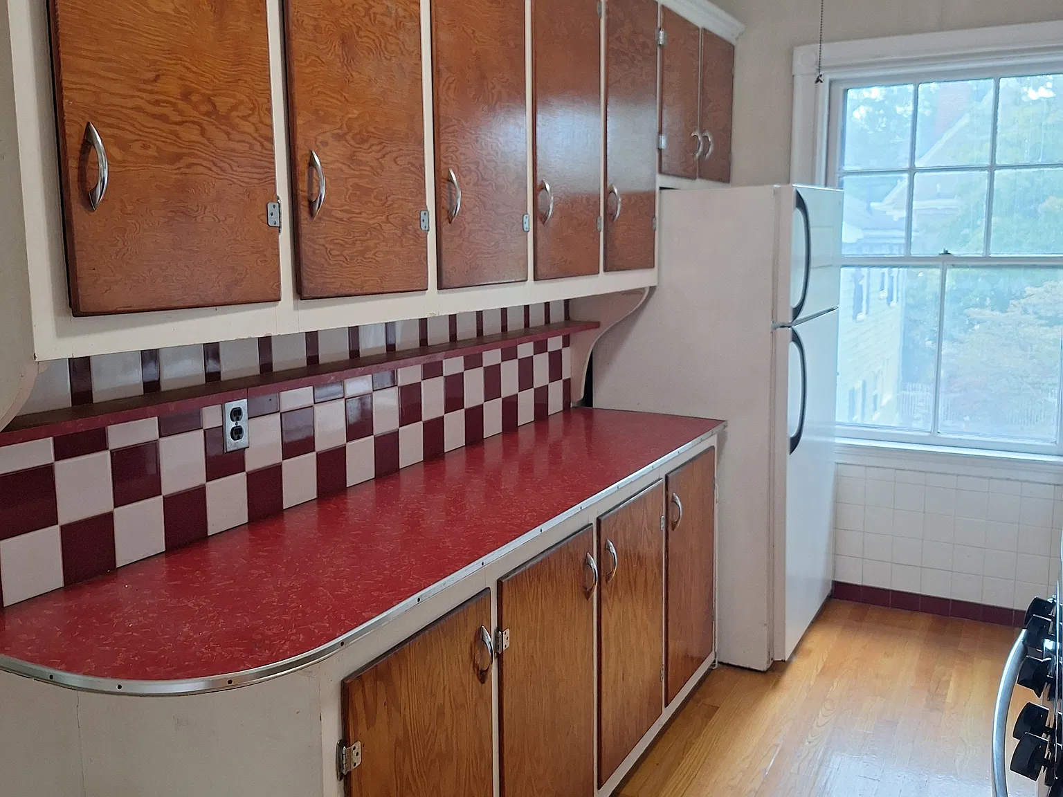 2 bed, 800 sqft, $2,100 — Photo 2