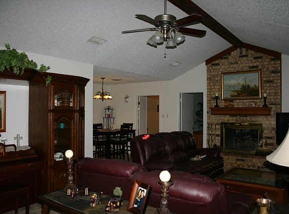 3rd image of 1217 County Road 133