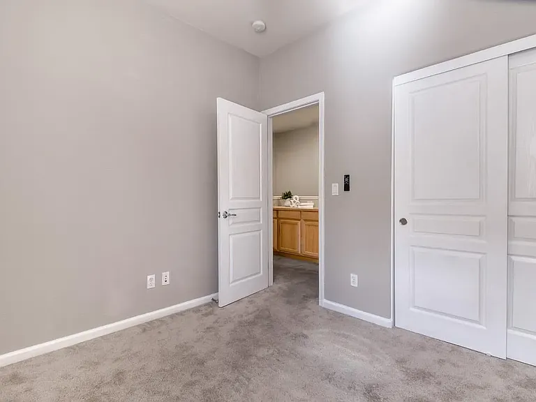 173 S Veracruz Pl — Photo 2
