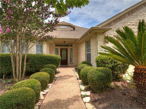 3rd image of 705 Heritage Oaks Bnd