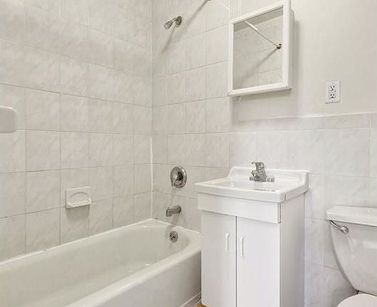 4th image of 58 Hamilton Pl APT 7
