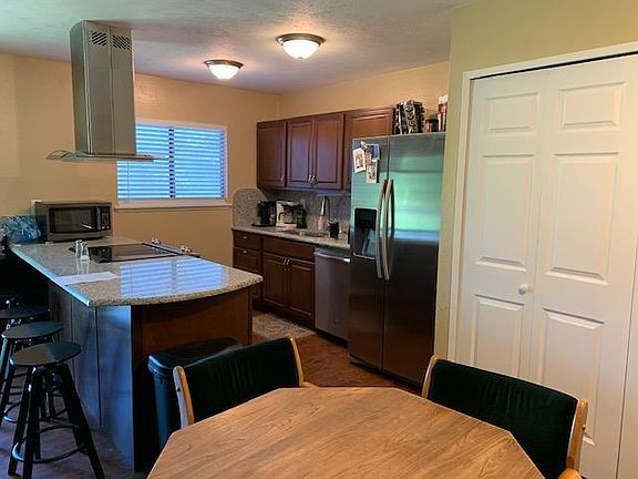 4th image of 4952 Woodruff Dr