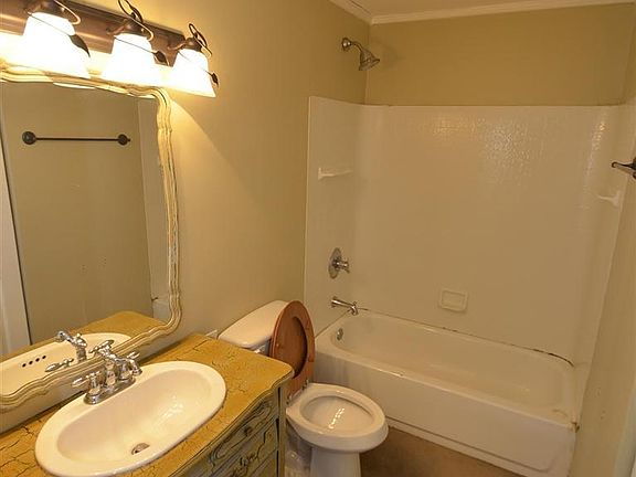 4th image of 1404 Thames Dr