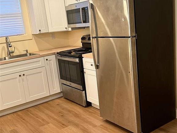 5th image of 311 University Ave SW Unit B