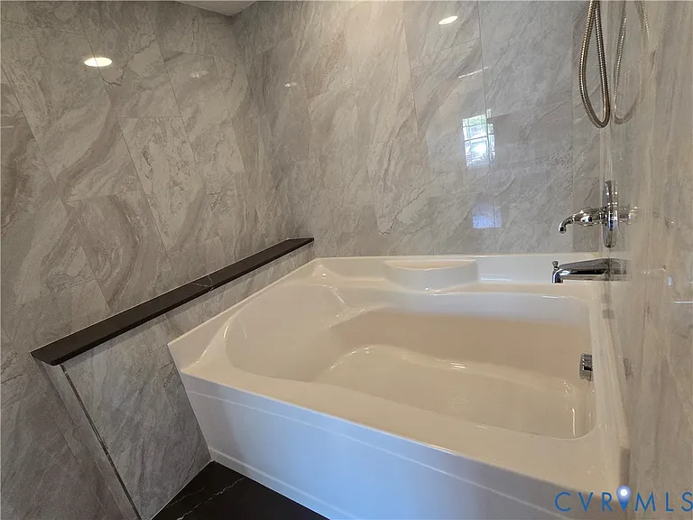 419 Airycrest Dr — Photo 29