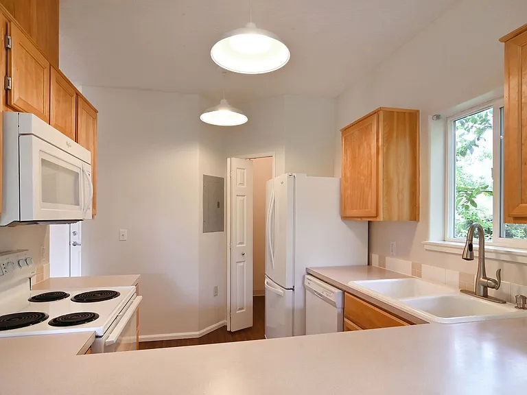 Kentfield Townhomes I & II — Photo 47