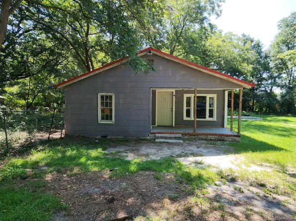 513 Elm St, Darlington, SC 29532