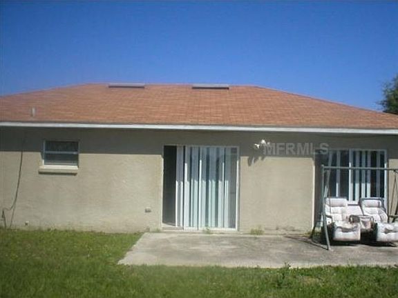 3rd image of 902 Stockport Dr