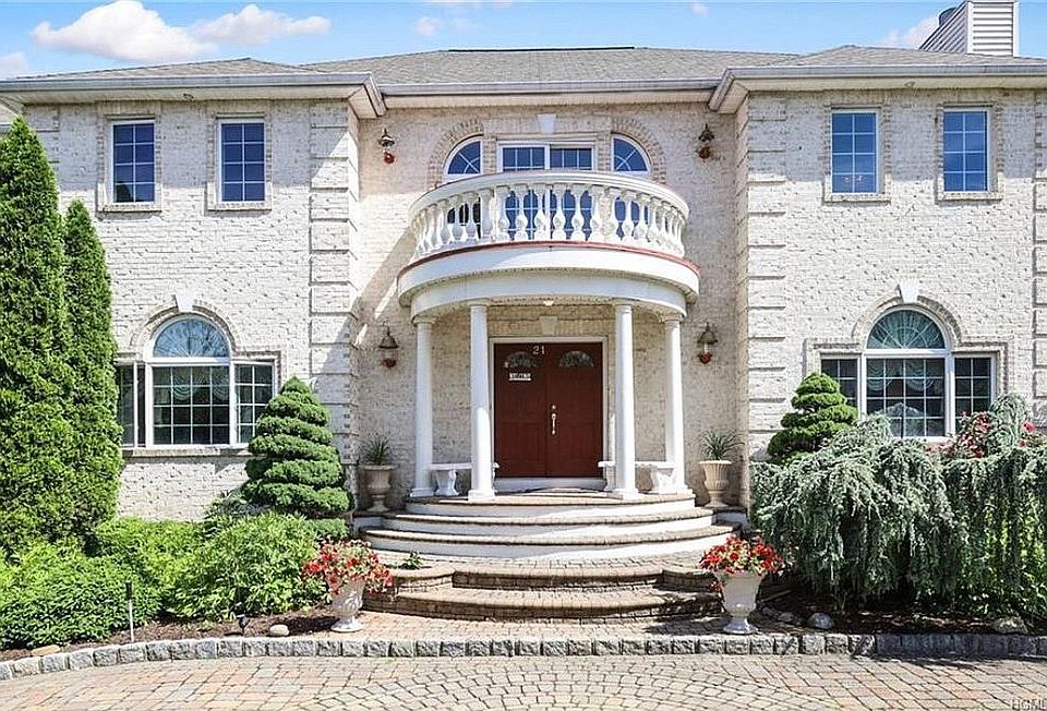 1st image of 21 King Arthur Ct