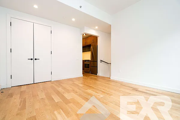 Rented by EXR | media 31