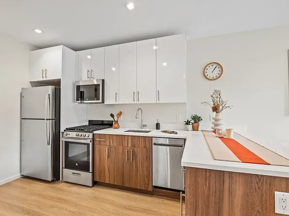 168 West 136th Street image 3 of 17