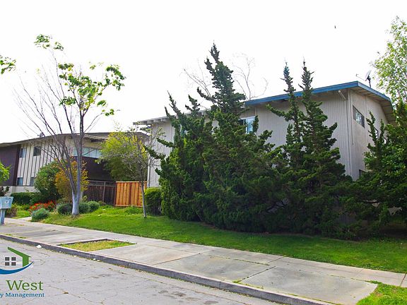 2nd image of 1621 Maurice Ln APT 3