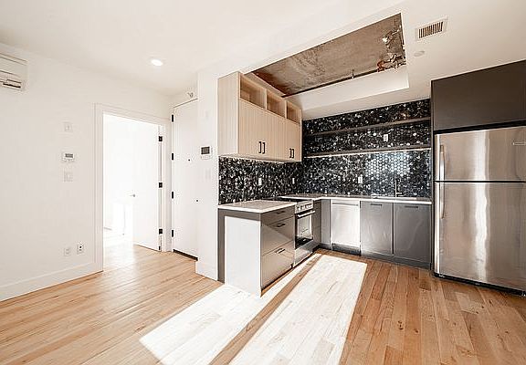 2nd image of 204 Linden Blvd #15Y