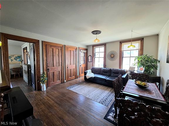 5th image of 263 W Riddle Ave