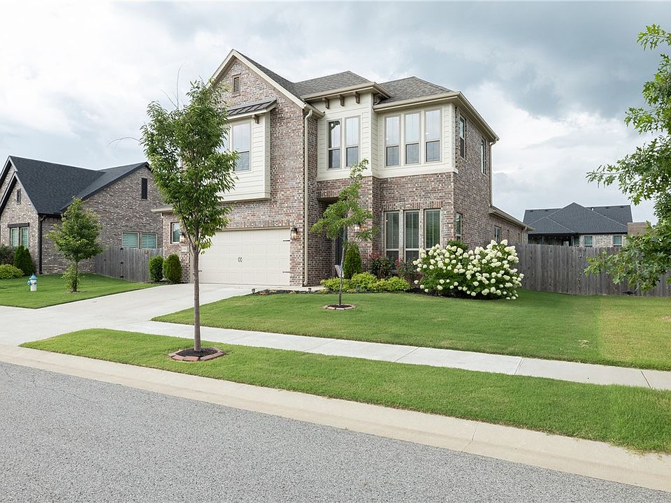 1st image of 3758 W Dahlia Way