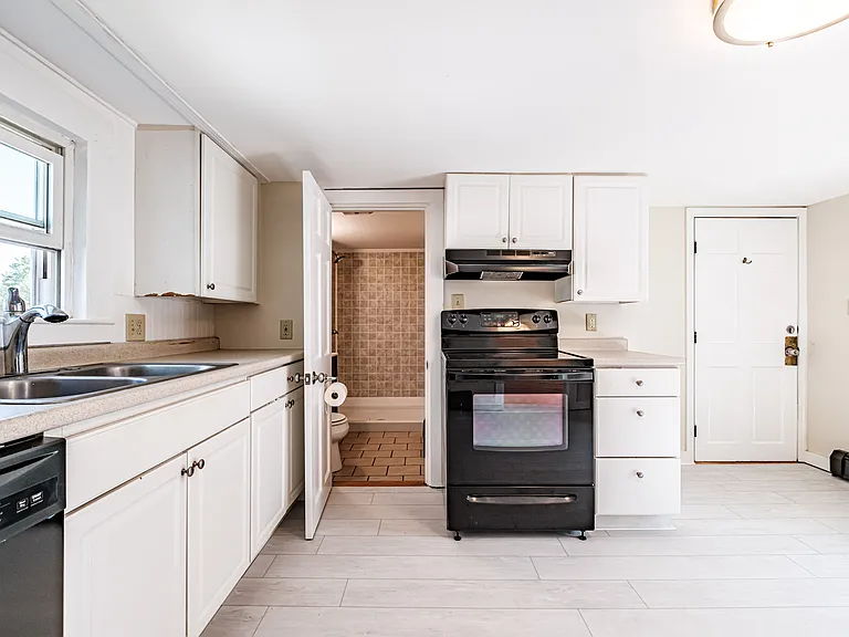 533 Washington Ave #2 — Photo 11