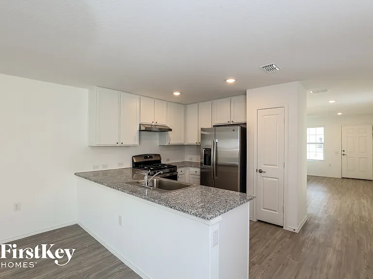 4547 Emma Way — Photo 6