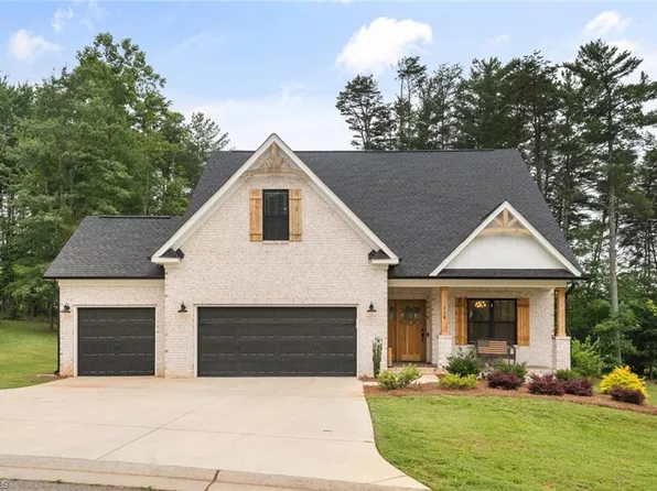 115 Provence Ct, King, NC 27021