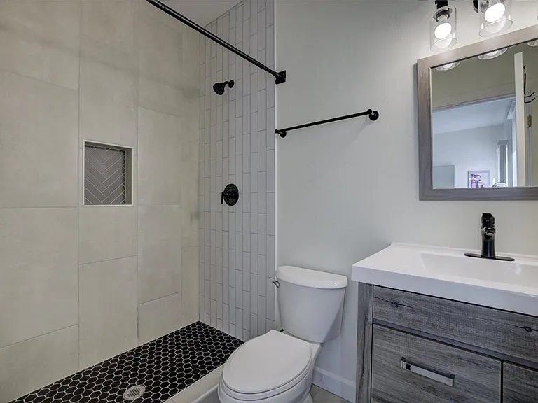135 W 26th St — Photo 24