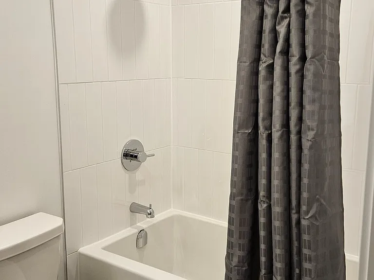 7950 Bathurst St #1018A — Photo 11