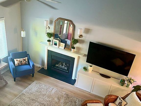 5th image of 15130 Huckleberry Ct