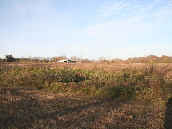 3rd image of 70 Highway N