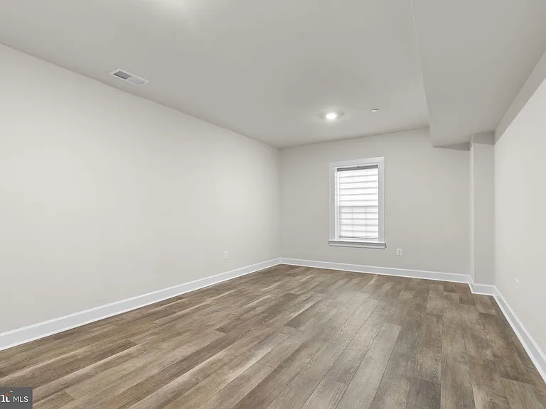 10513 Rossini Ln — Photo 38